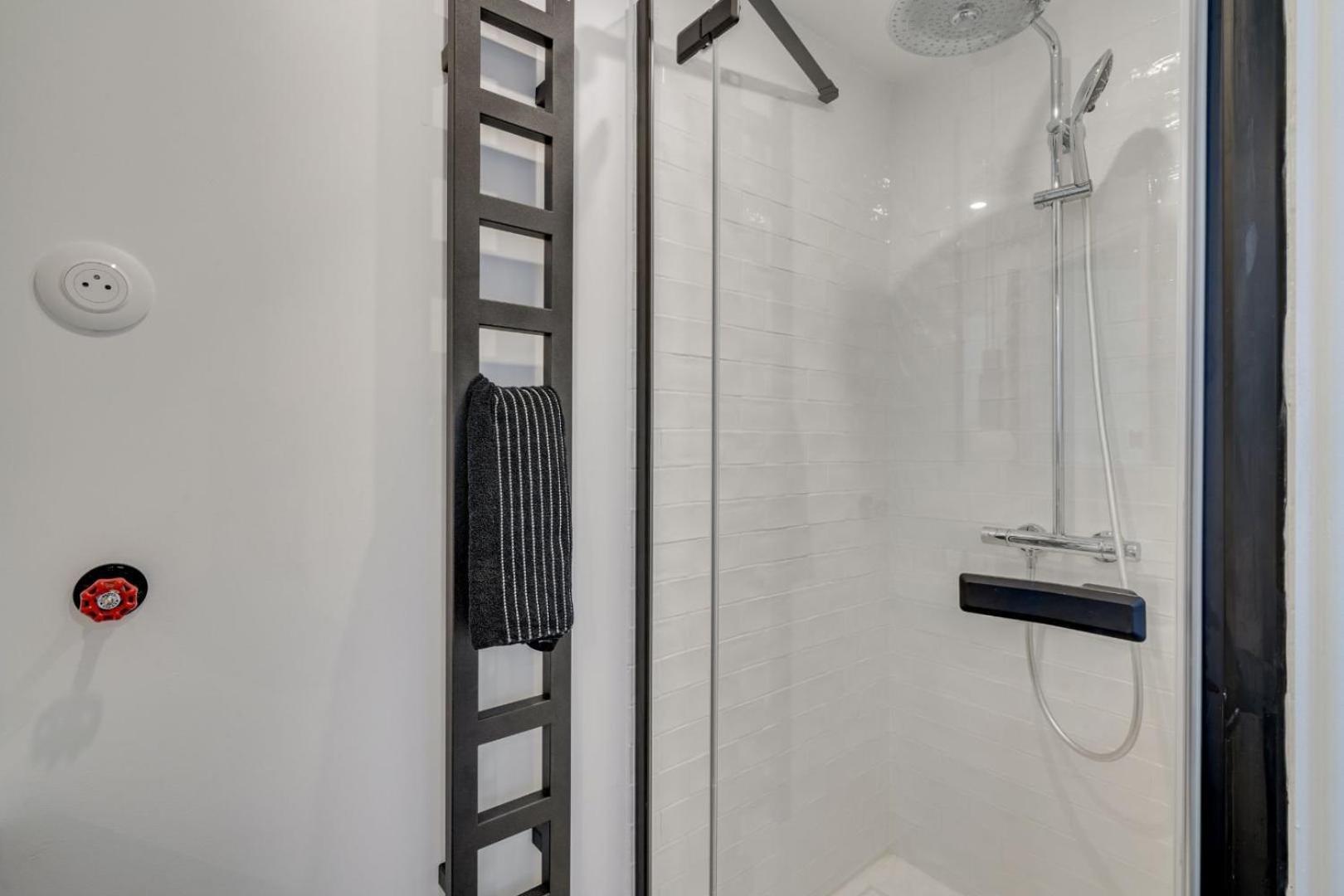 194 Suite Maison Parisienne Exteriör bild